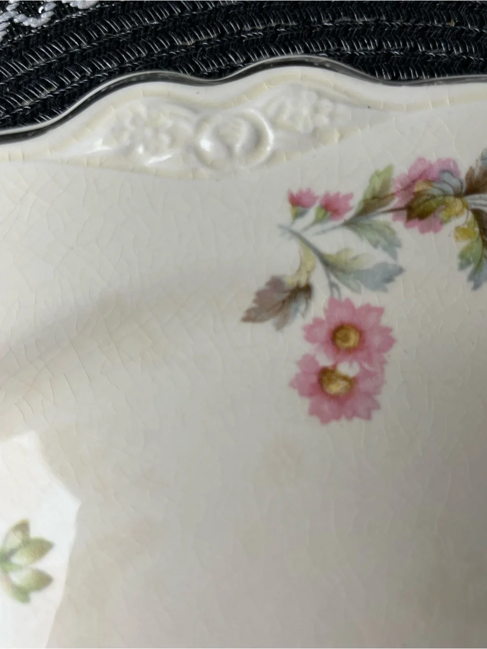 Homer Laughlin Virginia Rose JJ59 Dinner Plate Platinum Trim